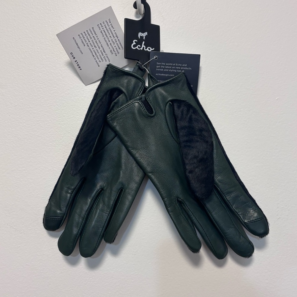 Echo New York Size Medium Green & Black Gloves NWT